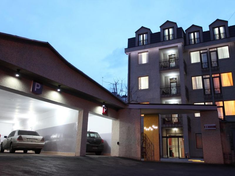 Cascade Hotel